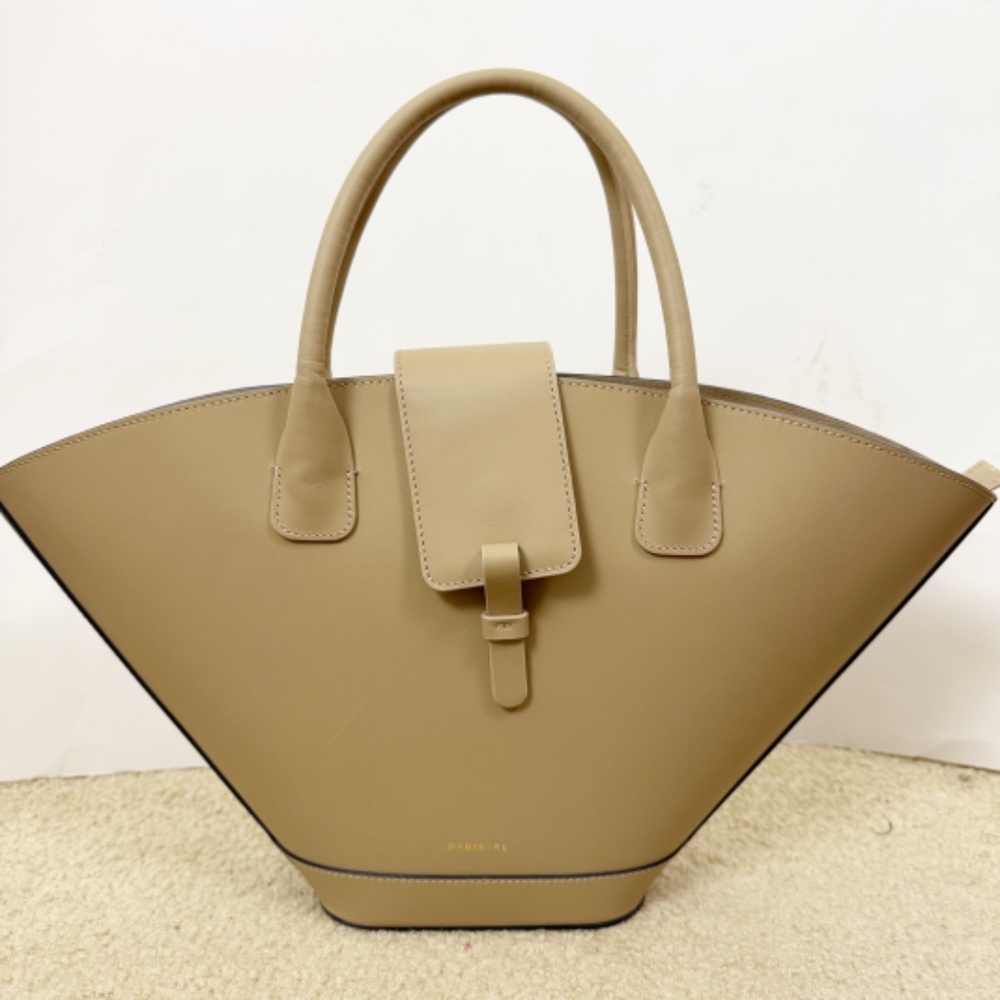 PARIS 64 LUMIERE Tan Leather Tote Bag, with Top Handle And Crossbody Strap..EUC